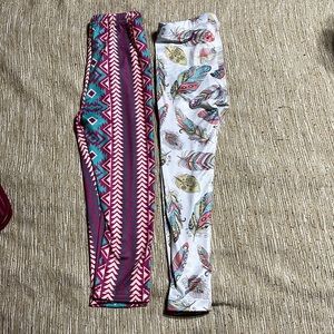 2 pairs of leggings